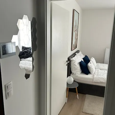 West Budapest-edge Of Downtown-free Parking *