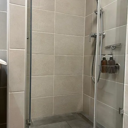 West Budapest-edge Of Downtown-free Parking