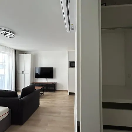 West Budapest-edge Of Downtown-free Parking *