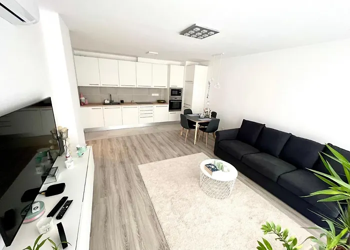 Apartament West Budapest-edge Of Downtown-free Parking