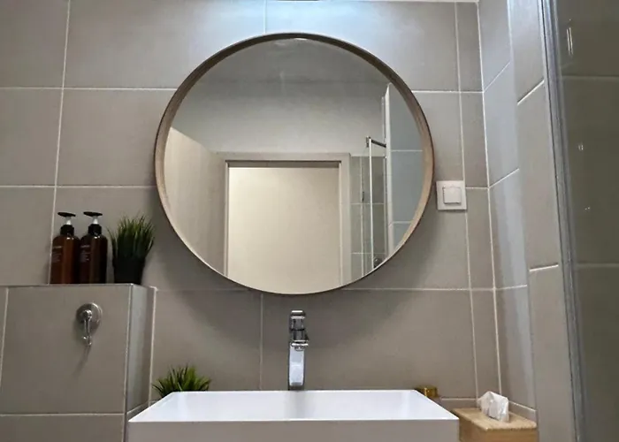 West Budapest-edge Of Downtown-free Parking Apartament
