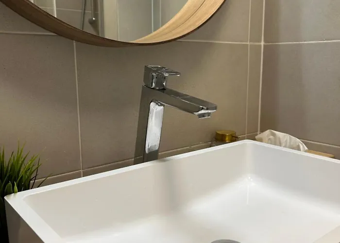 West Budapest-edge Of Downtown-free Parking Apartament